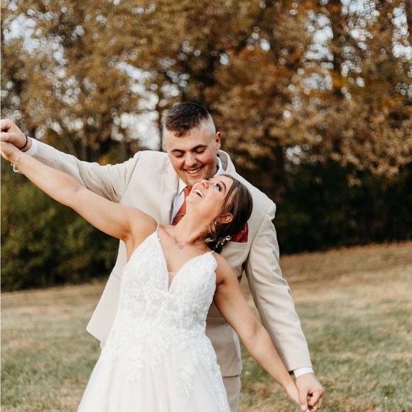 Meet your Posher, Whitney - Picture 1 of 1